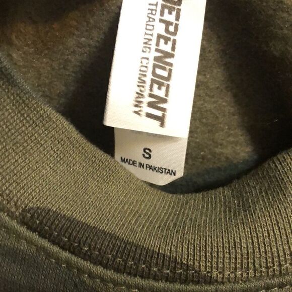 Believe Long Sleeve Sweatshirt - Picture 3 of 6